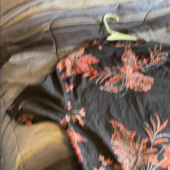 A button up H&M shirt - Picture 5 of 7